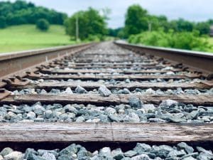 découvrez les joies du voyage en train : confort, paysages époustouflants et expérience unique à chaque trajet. embarquez pour une aventure inoubliable à travers les plus belles destinations.